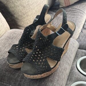 SO Black Textured Wedge Sandals